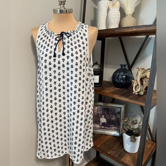 VICTORIAS SECRET Size LRG White Blue Leaf Print Nightgown Pajamas PJs VS Womens - Picture 1 of 11